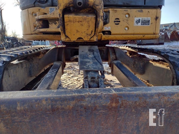 2013-deere-35d-image-21