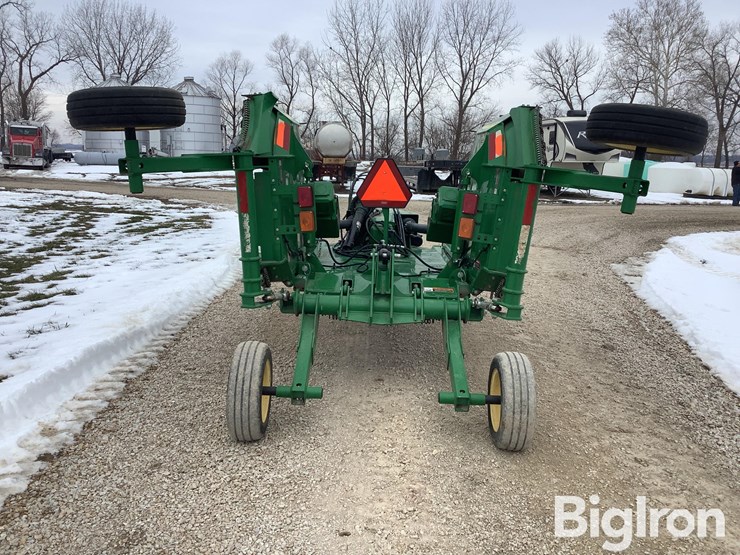 2020-john-deere-e12-image-6