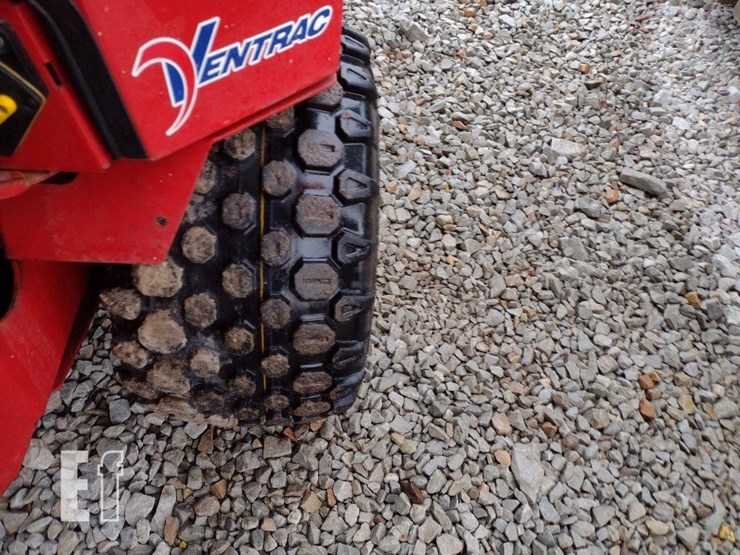 ventrac-3400l-lawn-mower-w/broom-image-24