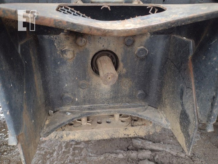 2002-massey-ferguson-4233-image-22