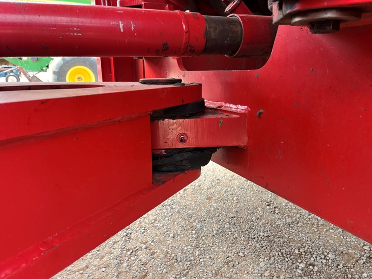 2009-versatile-435-image-11