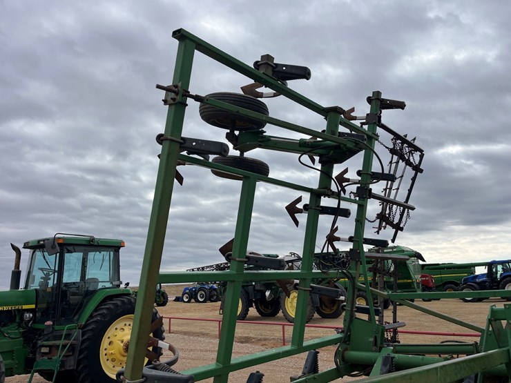 2000-john-deere-680-image-3