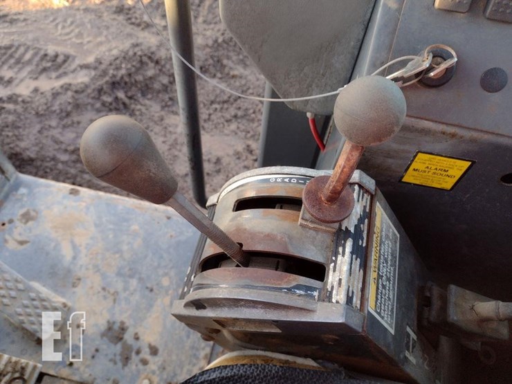 2004-volvo-g86-image-11