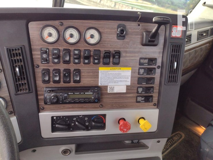 2017-freightliner-122sd-image-9