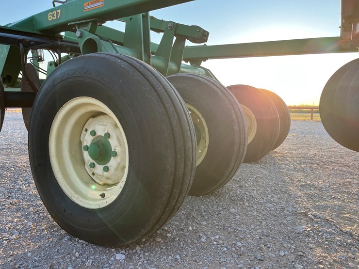 2001-john-deere-637-image-14