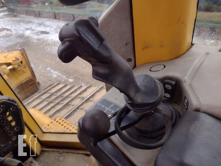 2006-caterpillar-d6n-xl-image-8