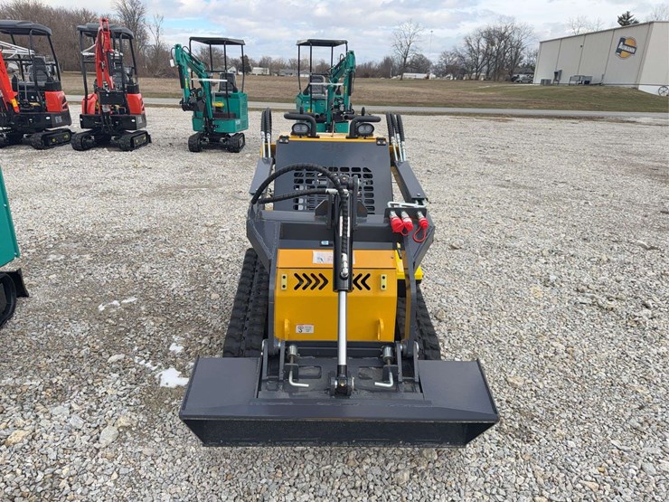 2025-zjg-zj-380-mini-skid-steer-image-9