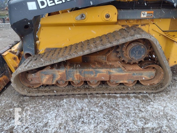 2021-deere-331g-image-19