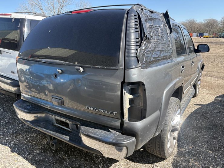 2002-chevrolet-tahoe-image-6