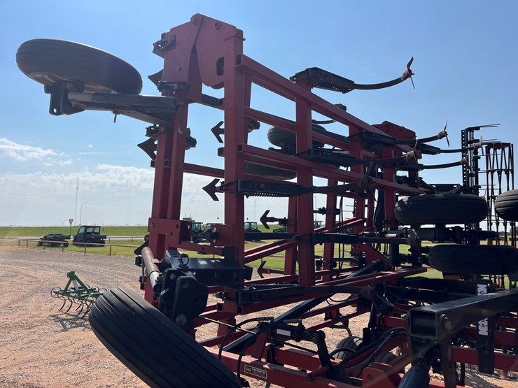 #t15435-•-2010-case-200-cultivator-image-20