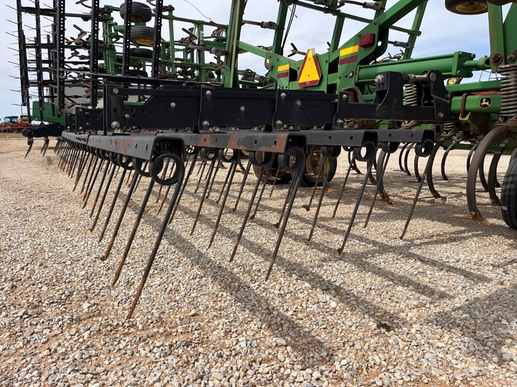 2005-john-deere-2210-image-10