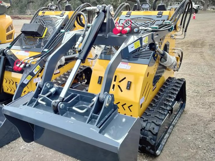 #134-•-mini-skid-steer---gasoline-image-1