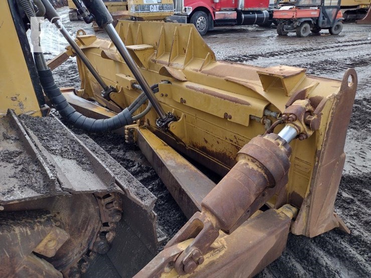 caterpillar-d6-image-16