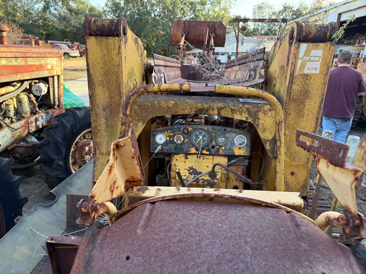 minneapolis-moline-motrac-diesel-crawler-image-6