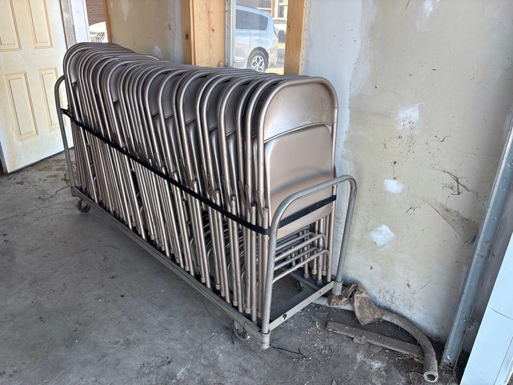 metal-folding-chairs-image-3