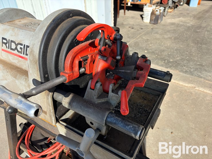 ridgid-1822-l-pipe-threader-image-11