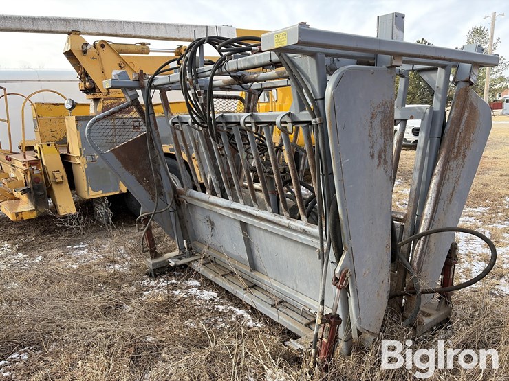 bowman-hydraulic-cattle-chute-image-7
