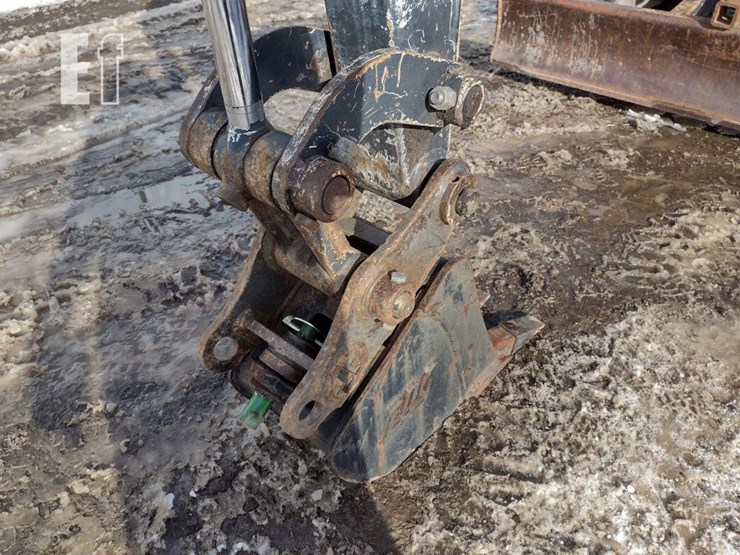 2013-deere-35d-image-16