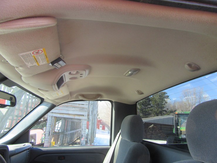 2004-chevrolet-2500-image-34