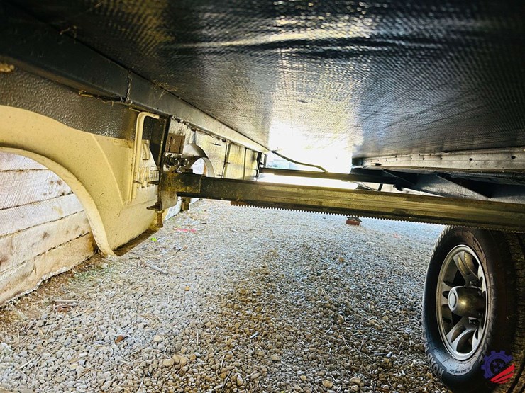 2011-keystone-hornet-platinum-31rbds-t/a-camper-trailer-image-56