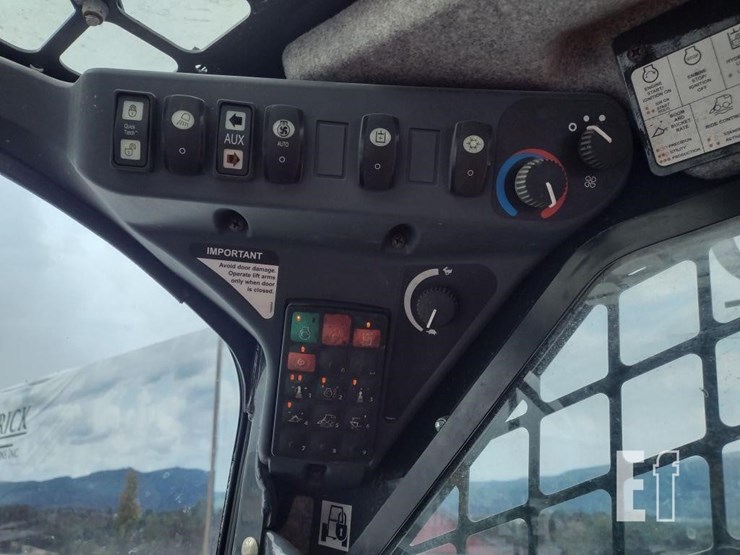 2021-deere-325g-image-8