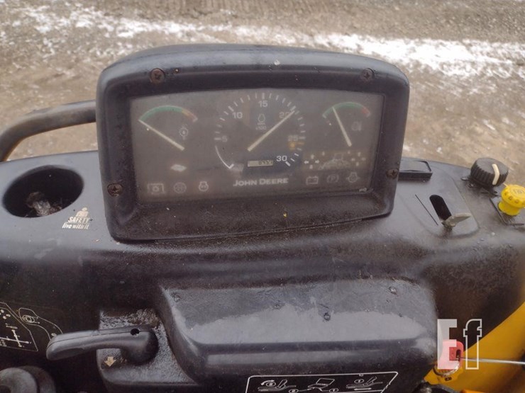 john-deere-110-image-7