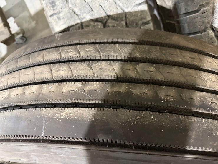 #103-•-semi-tire-295/75-22.5-image-2