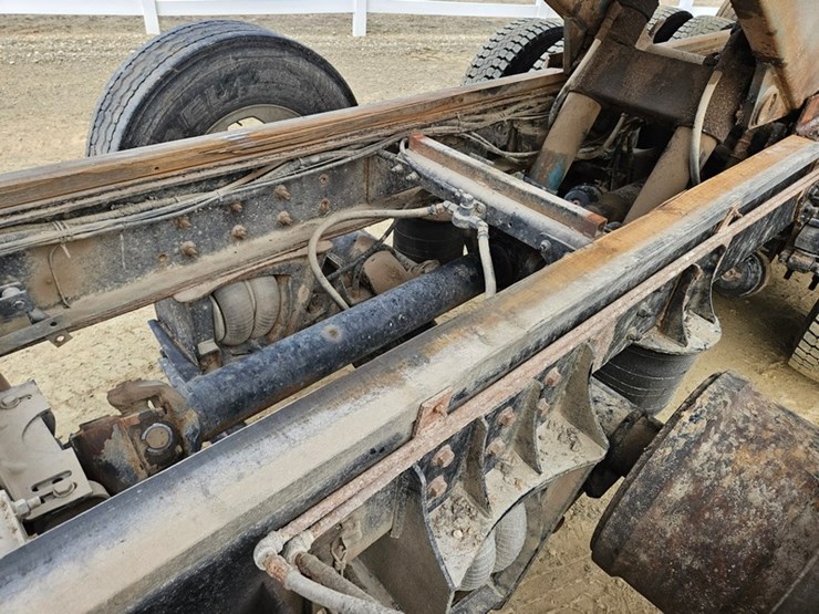 2000-caterpillar-c13-image-28