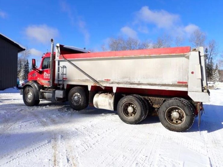 2016-peterbilt-567-image-7