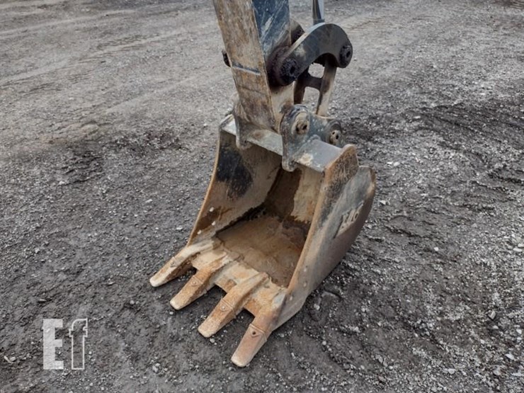 2022-deere-26g-image-18