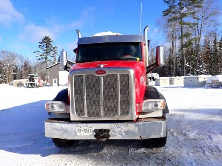 2016-peterbilt-567-image-2