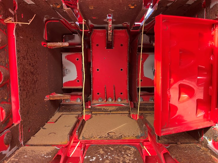 2017-massey-ferguson-1840-image-12