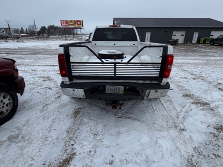 2013-chevrolet-3500-image-4