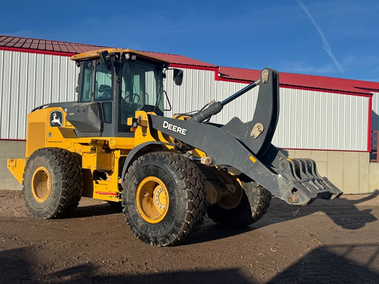 2020-deere-624l-image-2