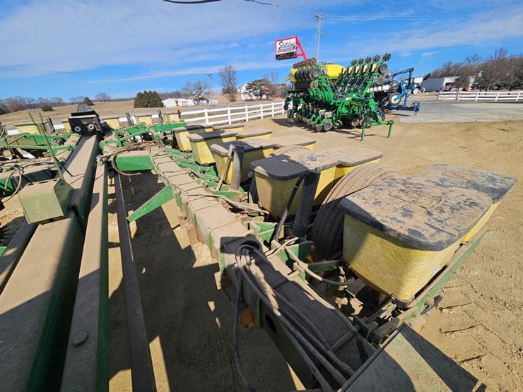 john-deere-7000-image-15