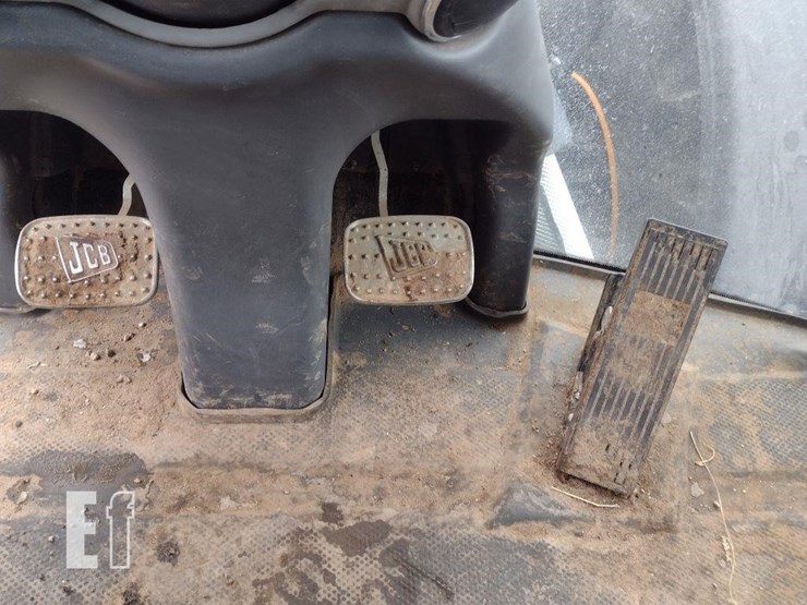 jcb-fastrac-4220-image-7