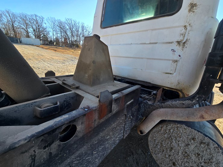 1999-mack-rd690s-image-109