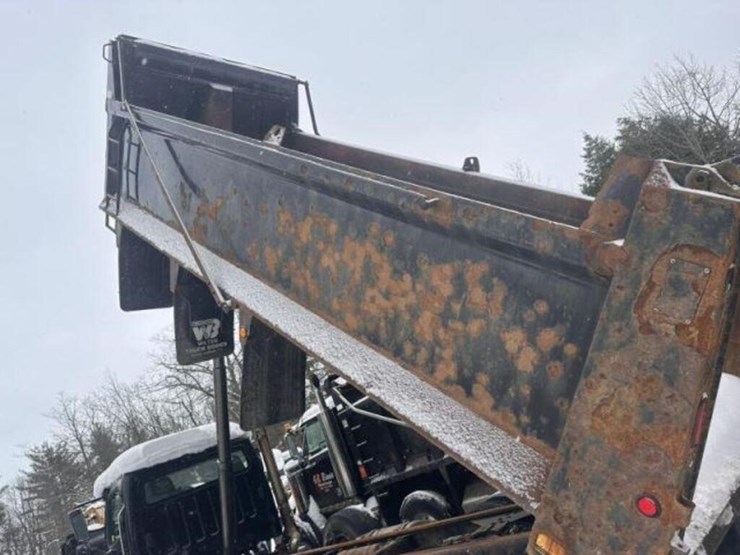 2018-freightliner-114sd-image-7