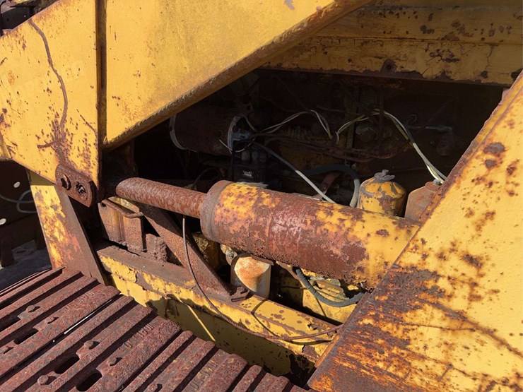 minneapolis-moline-diesel-crawler-image-17