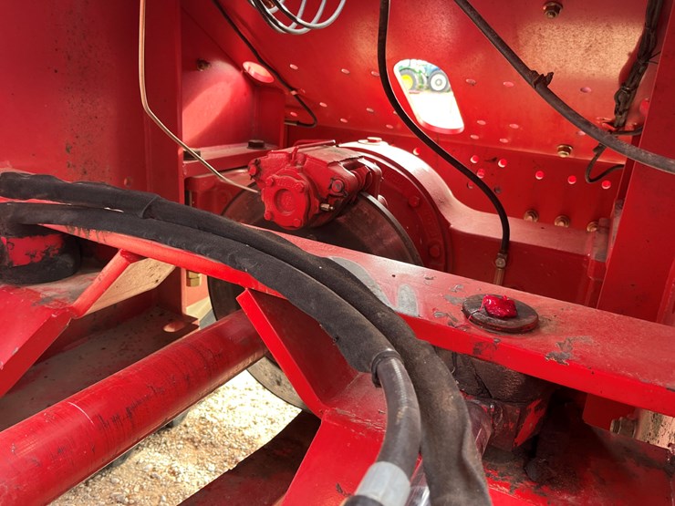 2009-versatile-435-image-26