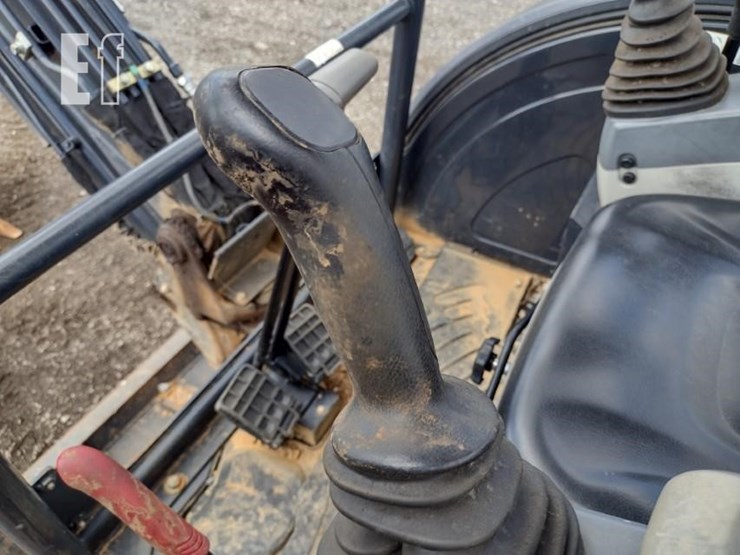 2022-deere-26g-image-10