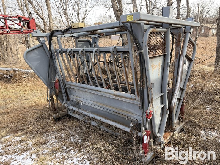 bowman-hydraulic-cattle-chute-image-3