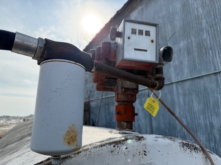 #1055-•-fuel-tank-image-3