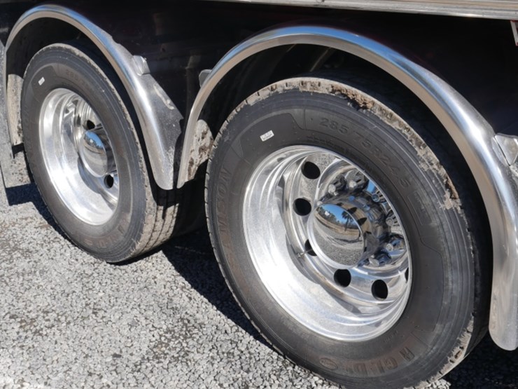 2018-kenworth-w900-image-11