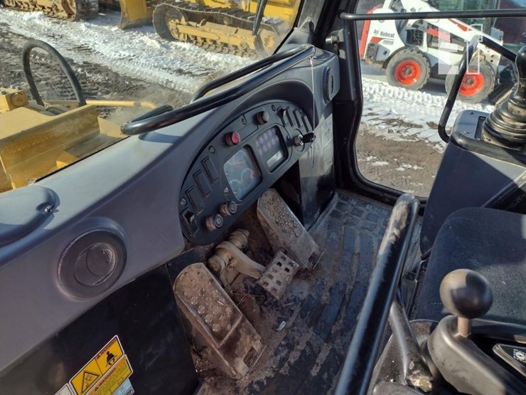 2005-caterpillar-963c-image-13