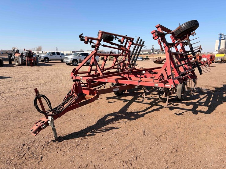 case-ih-4800-image-1