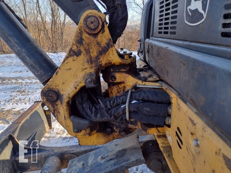 2013-deere-35d-image-25