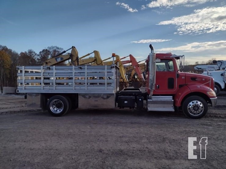 peterbilt-330-image-3