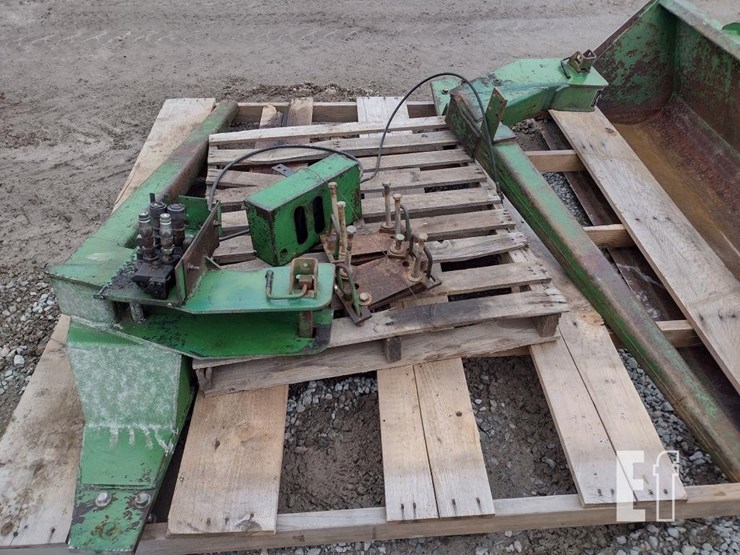john-deere-245-image-10