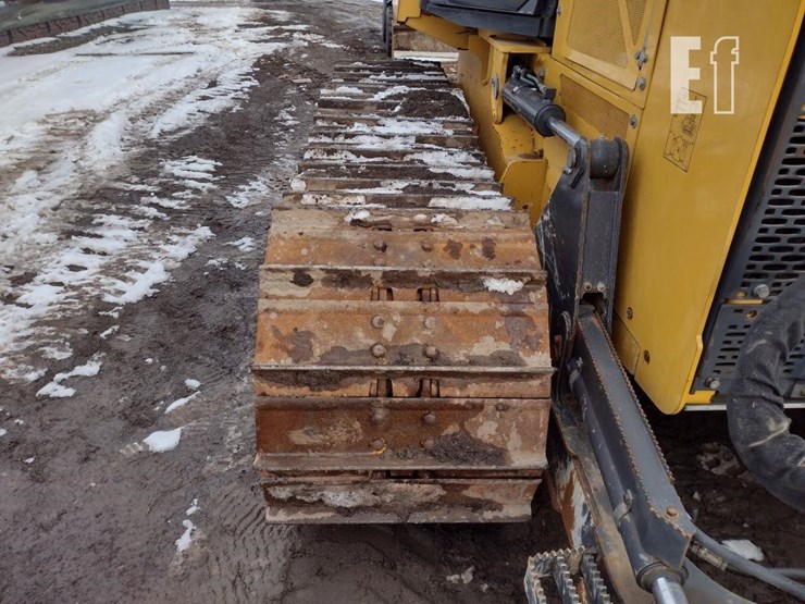 2022-deere-650k-lgp-image-40